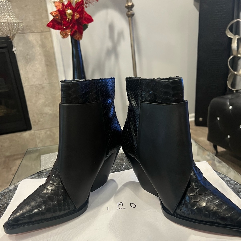 Gorgeous New (36sz) IRO Python Boots